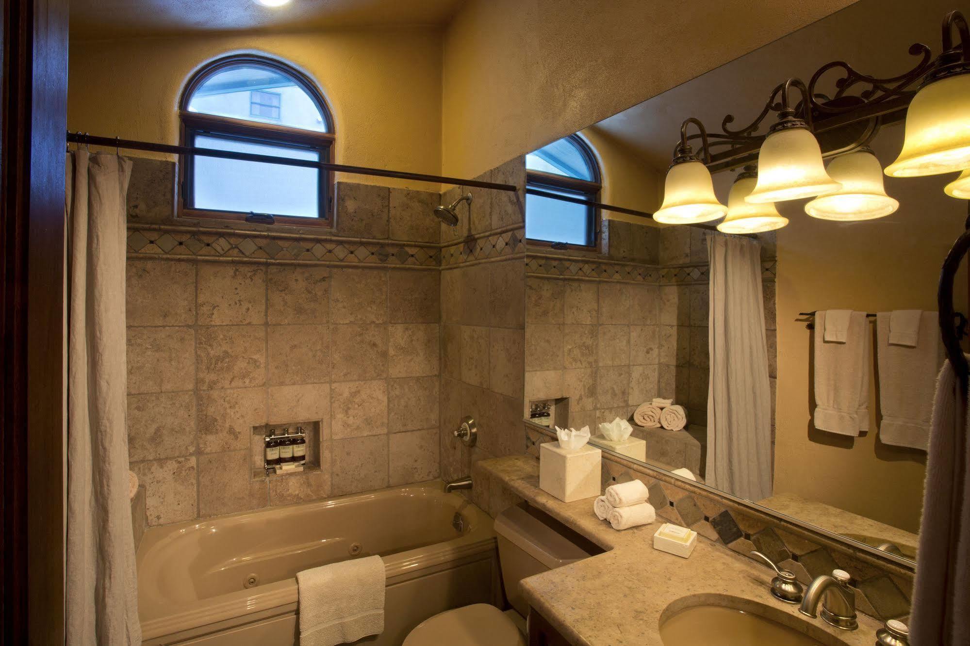 Alpine Village Suites Taos Ski Valley Extérieur photo